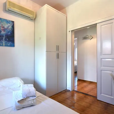 Villa Seafront Franca, *